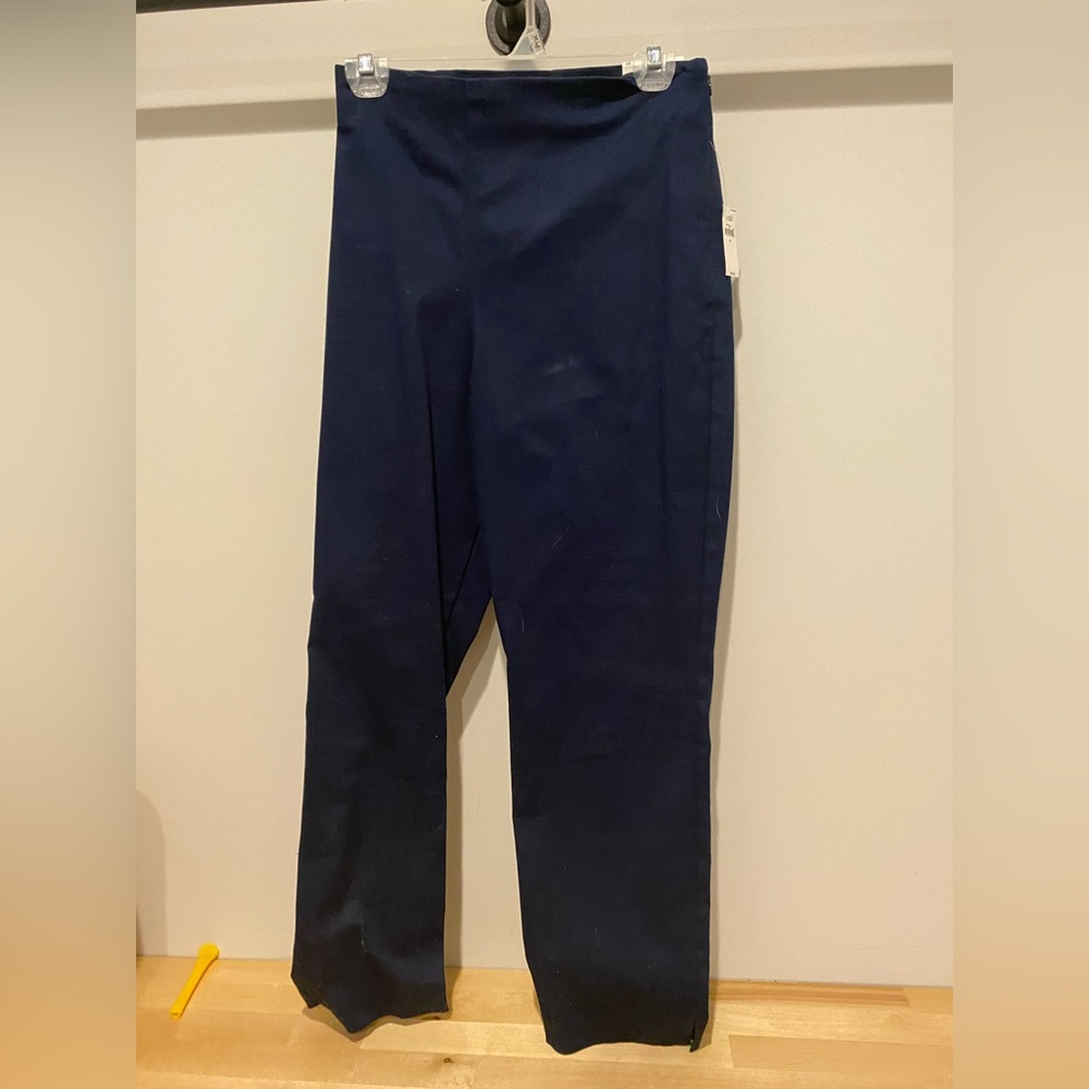 Old navy dress pants. Navy in color. Size 16.